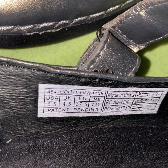 VIONIC with ORTHAHEEL Technology - Picture 10 of 10